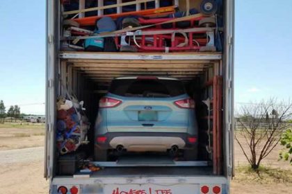 Mudança completa: transporte de carro junto a sua mudança no caminhão. Mudança completa: transporte de carro junto a sua mudança no caminhão.